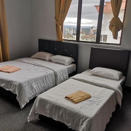 Homestay Marina Court Кота Кинабалу Екстериор снимка