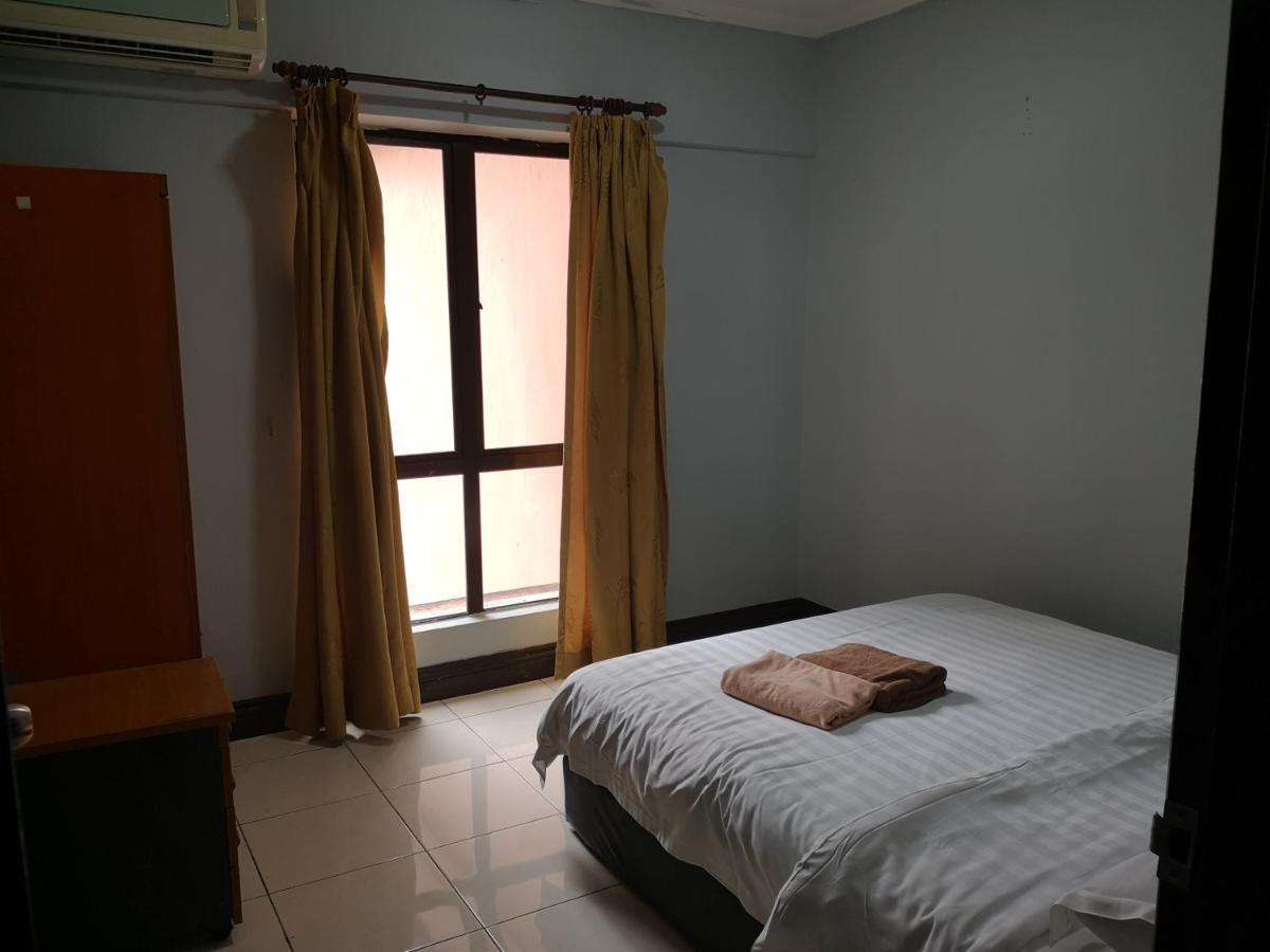 Homestay Marina Court Кота Кинабалу Екстериор снимка
