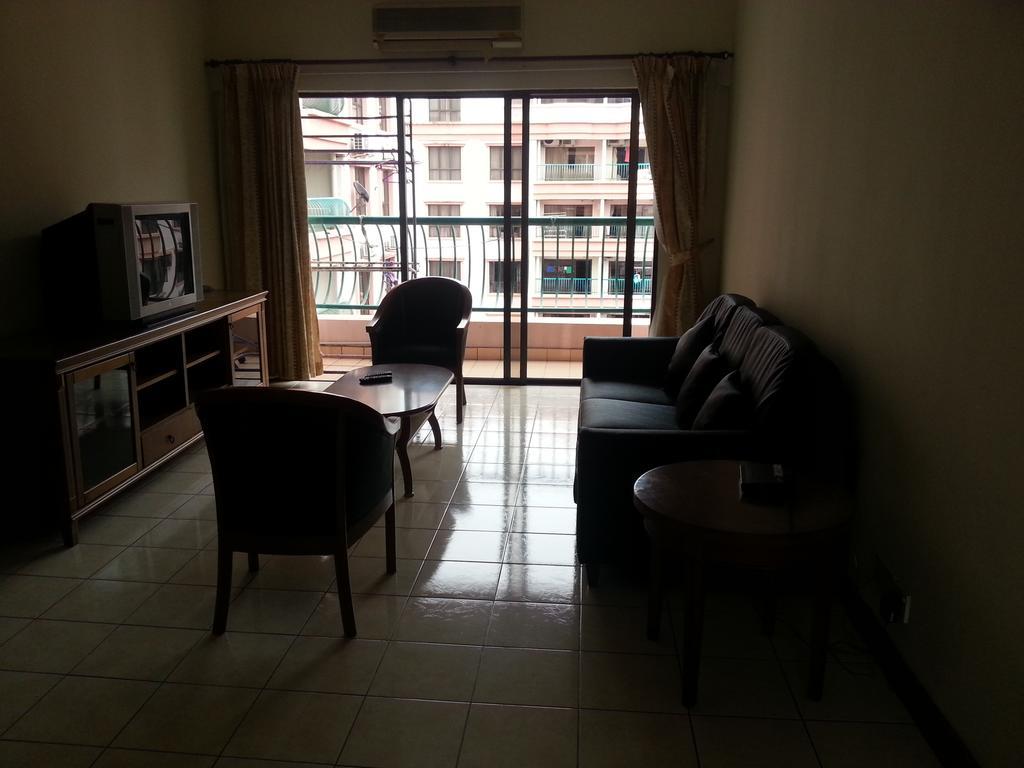 Homestay Marina Court Кота Кинабалу Стая снимка