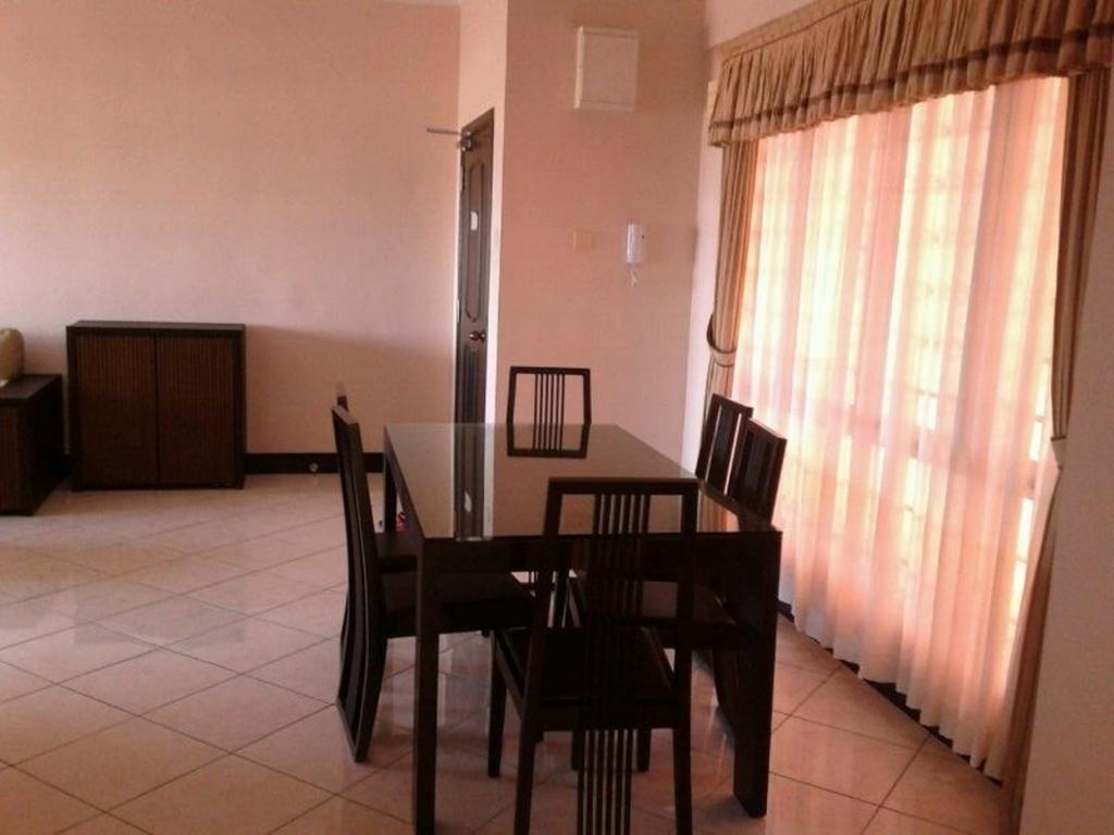 Homestay Marina Court Кота Кинабалу Стая снимка