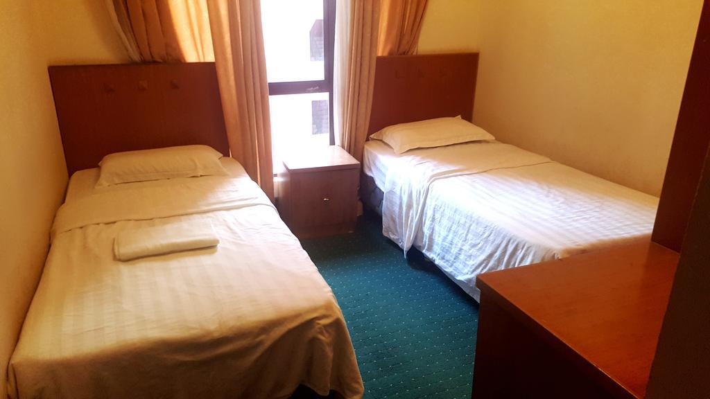 Homestay Marina Court Кота Кинабалу Екстериор снимка
