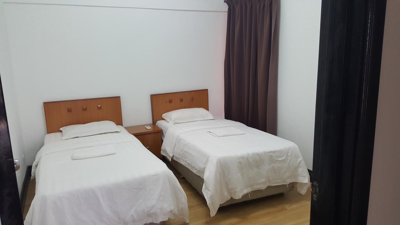 Homestay Marina Court Кота Кинабалу Екстериор снимка